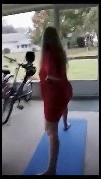 Robienie jogi i moje ubrania odpadają! Lubię, skomentuj, obserwuj i subskrybuj, proszę!