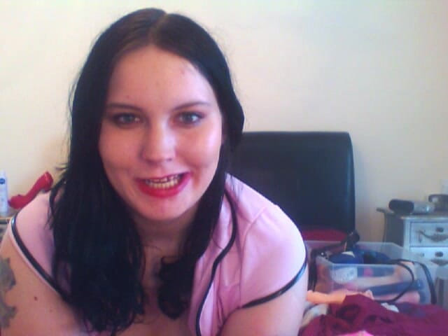 MissFFW: Fucking My Pussy with an Iphone and Calling It