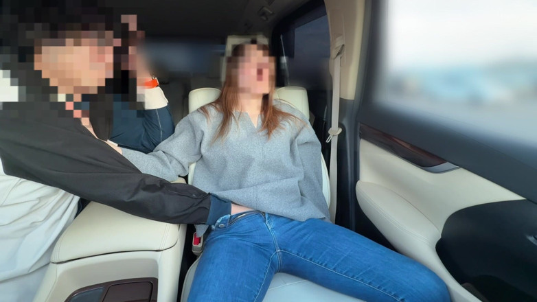 LuuLee0804: Ik heb een getrouwde vrouw in de auto schoongemaakt terwijl...