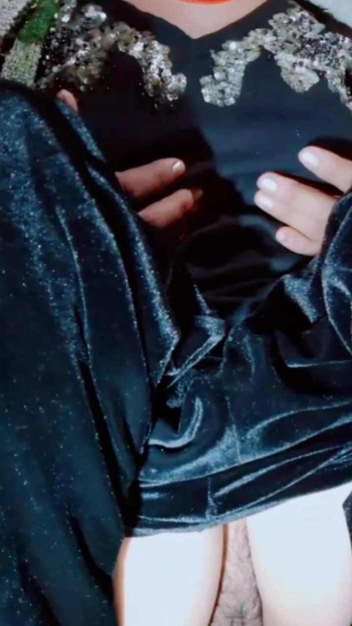 TricolorMusic3: Oh, melihat zakar awak, air dalam pepek saya keluar. Pepek...