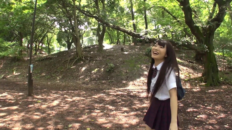 Caribbeancom: Asian teen fucking after a stroll through the woods