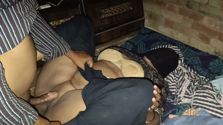 Bhabhi UP: Muskan Bhabhi Bhartiya Lugai