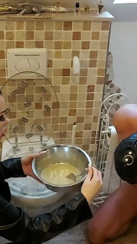 Miss Alessa Milano karmienie z toalety część 2