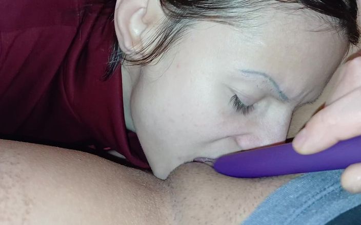 Lesbian-illusion: Ela me fode duro e profundo na buceta com sua...