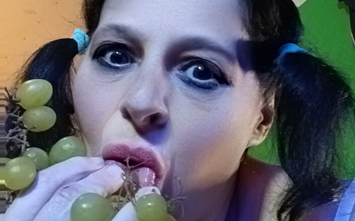 HerculesnVENUS: वह कचरे की डिफ़रेंट नस्ल की है क्योंकि वह उसे अपने मुंह में धकेलता है चूत गांड