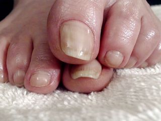 TLC 1992: Long natural toenails oiled feet