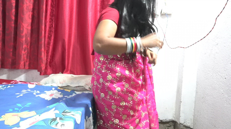 Mumbai Ashu: Desi Bhabhi What a Fun Time She Had Wearing That...