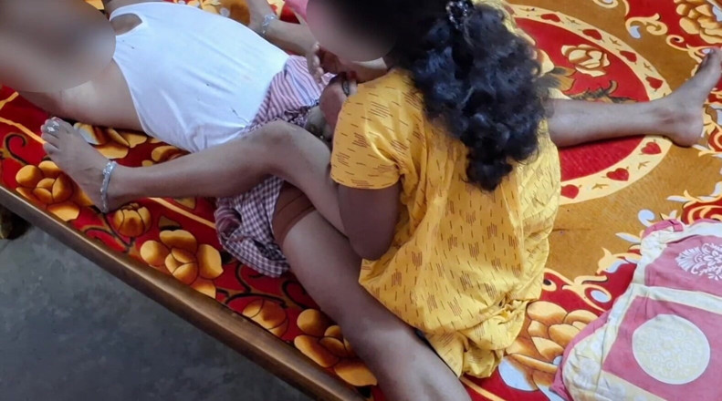 Sumaj: Iubită indiană desi futută în Oyo