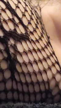 Goth netzstrümpfe dildo-fick amateur-muschi-masturbation blasses tattoo alt