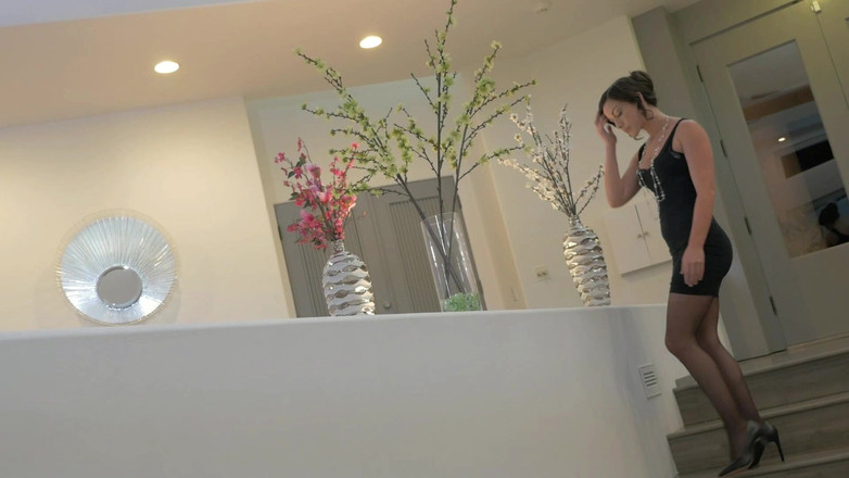 XXXEROTICONLY: Rambut cokelat muda bermain sendirian dengan tubuhnya