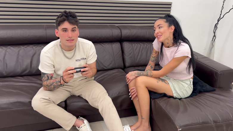 Papi Rodriguez: Saya memusnahkan vagina MILF Itali dengan wajah slutty - Silvia Preslar