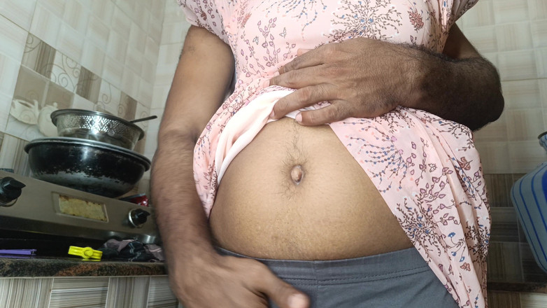 Laxi ammu: 钦奈家庭主妇