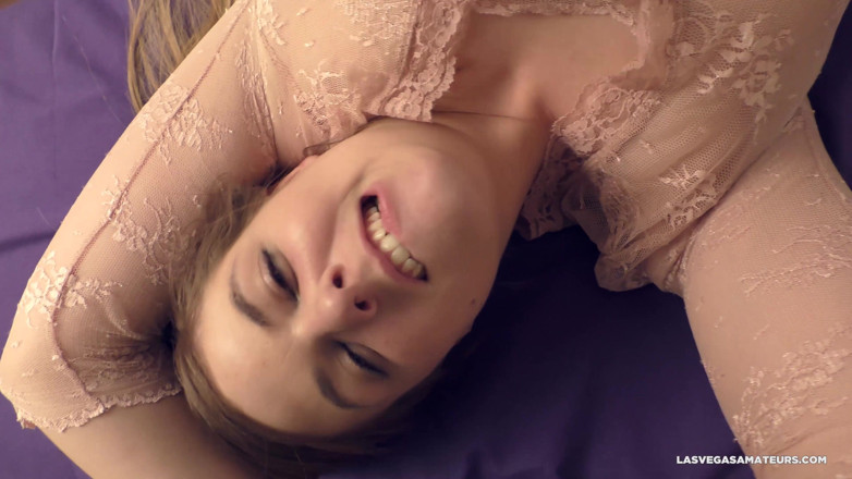 Spungy Gunk Films: Kendra Lynn terkejut apabila ayah tiri Gerald memancut ke dalam...