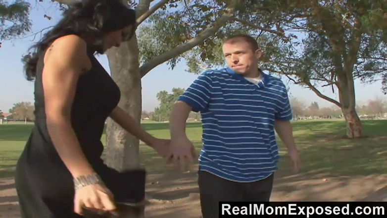 Real Mom Exposed: Busty beauty Persia Pele gets screwed in front of her...