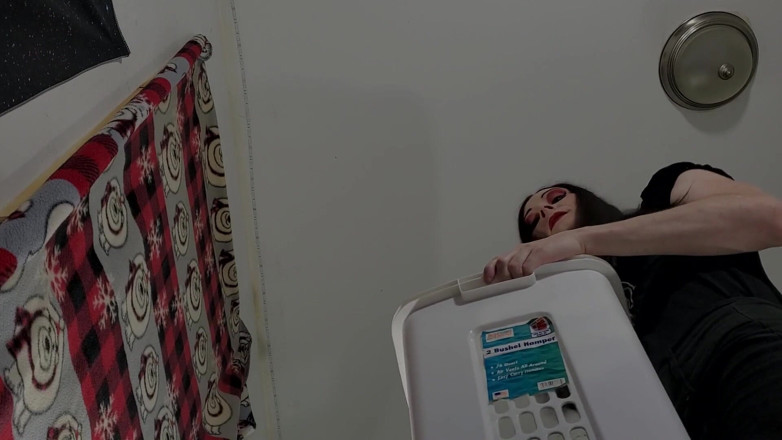 Ivyrose499: Tranny Stepmom Panty View and Big Cumshot