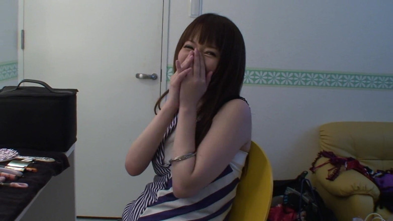 Solo Japanese: Lieve Japanse babe houdt ervan om te plagen vóór kinky...