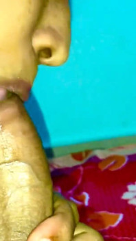 インドのヒジャブを着たムスリムの美しい女性、射精を伴うディープスロートフェラチオ