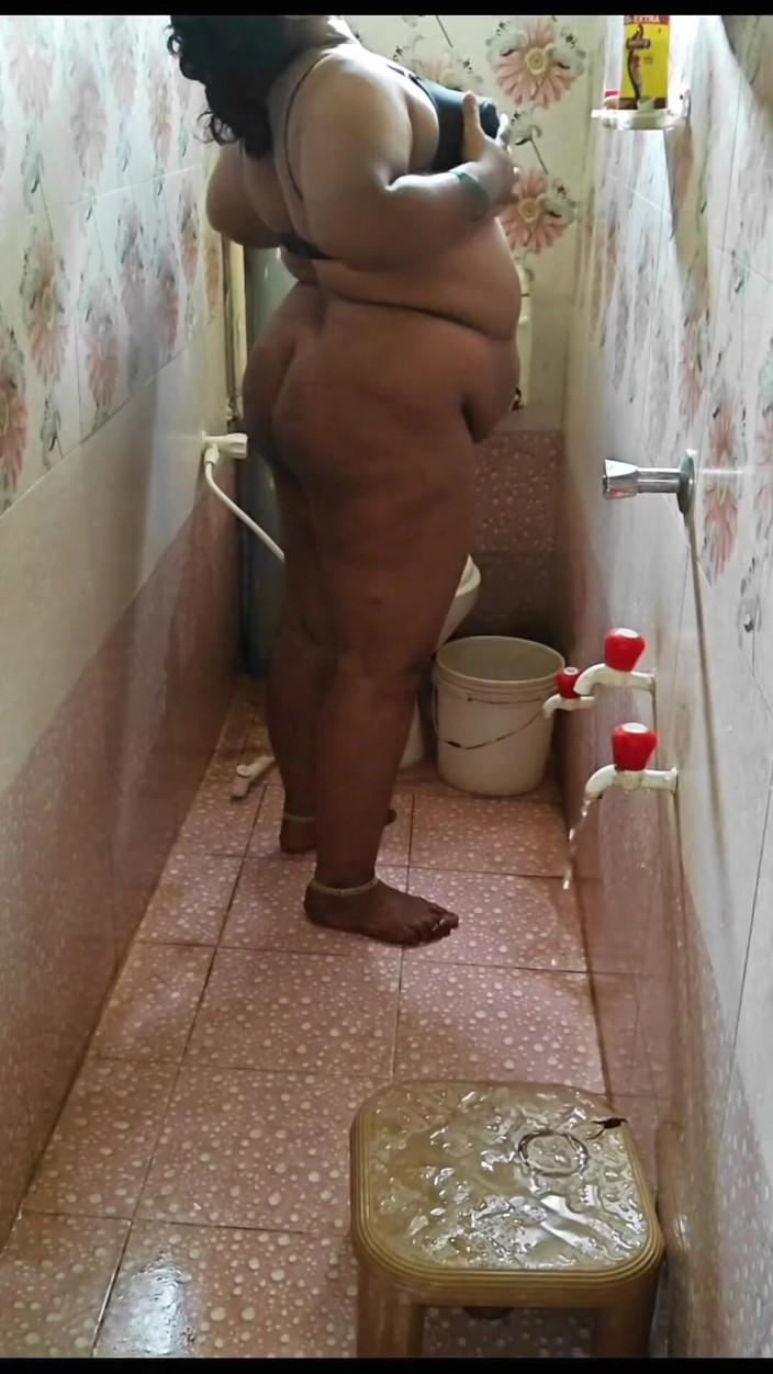 RoyToy: Sexe dans la salle de bain avec mon beau-fils