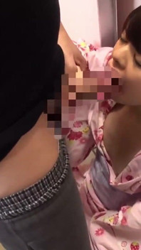 Cewek cantik dengan toket mungil ini dientot habis-habisan sampai dicrot di dalam - bagian 2