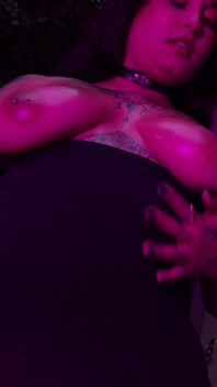 Пухлая Бразильская Девушка Красуется И Писает Для Тебя - Rotten Venus