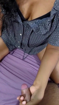 Kongkek romantik keras dengan teman wanita comel saya berakhir dengan air mani di seluruh badannya