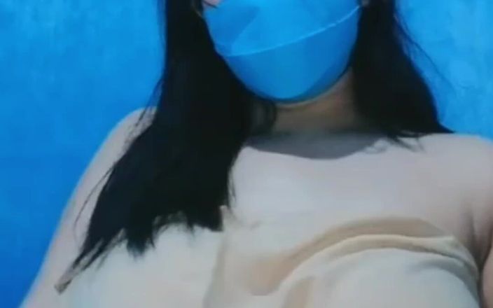 Jilbab69: Мастурбация большой груди в хиджабе с натуральной грудью