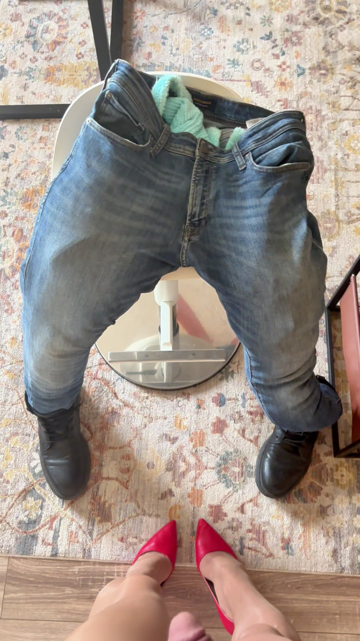 cd_aysemmm: I Crushed the Pizza Boy's Balls