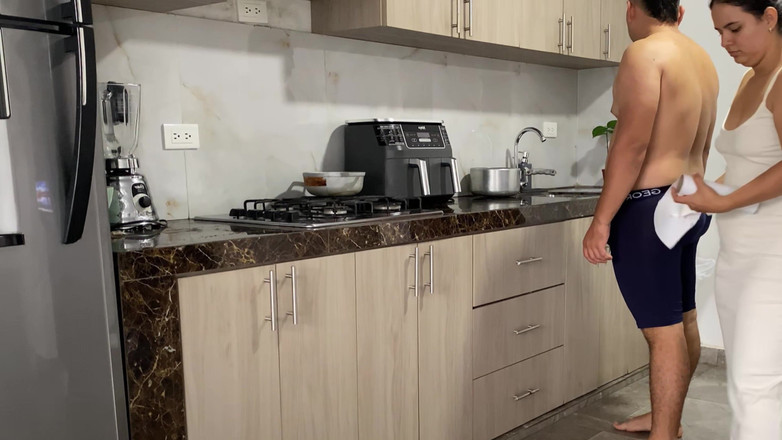 MaRaSexx: Ma Belle-mère Veut Du Sexe Intense Dans La Cuisine