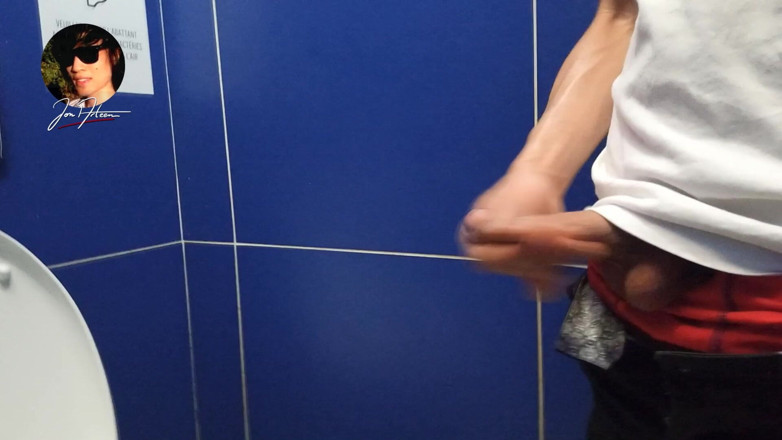 Jon Arteen: Gay Twink Pisses Pee, Masturbates His Penis and Ejaculates Sperm...