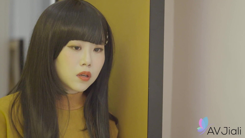 AV Jiali: Jiu Jiu Decides to Fuck Her Father-in-law