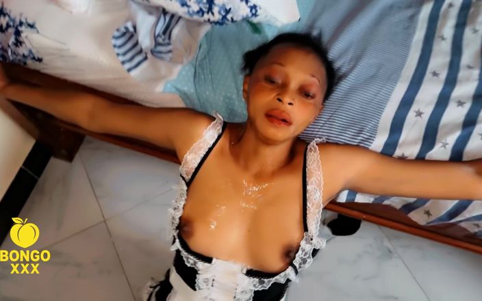BongoXXX: Vacker kenyansk ebenholts maid deepthroat