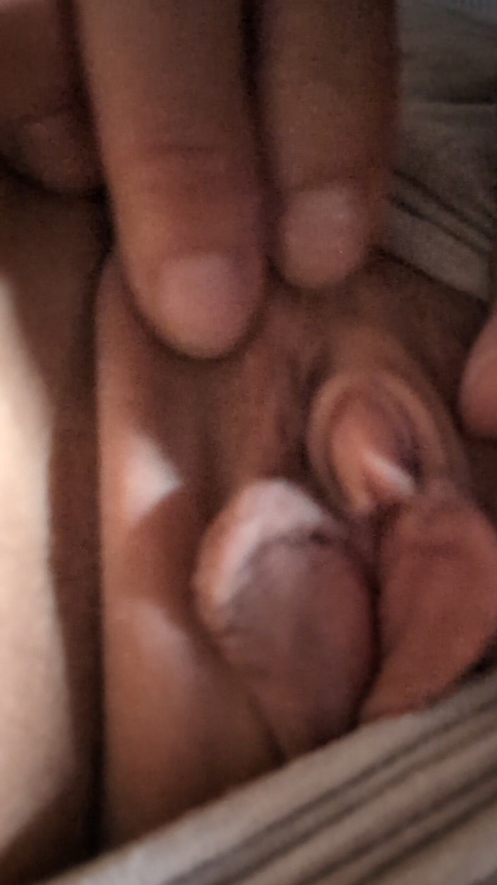 Jamponie Sexy Hot Milf: Sneak a Peak MILF GILF Pussy Finger Play Solo