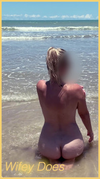 Wifey Goes Nude at Public Beach