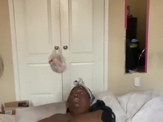 Super sexy ebony cuties: Cumming Hard with Double Dildo