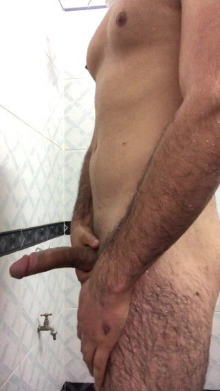 Stallion rossi: Una ducha rápida en la universidad