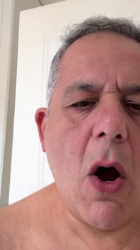 George Rex desnuda en la masturbación