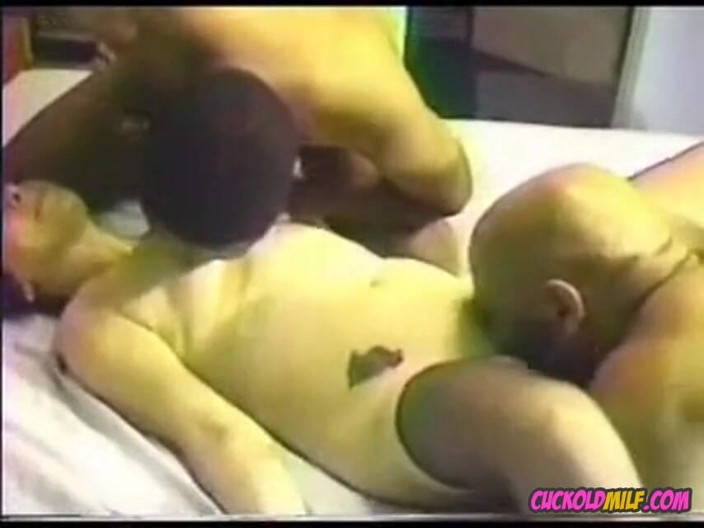 Cuckold MILF: MILF cuckold kita semua tentang permainan cuckold: kawan-kawan saya dan...