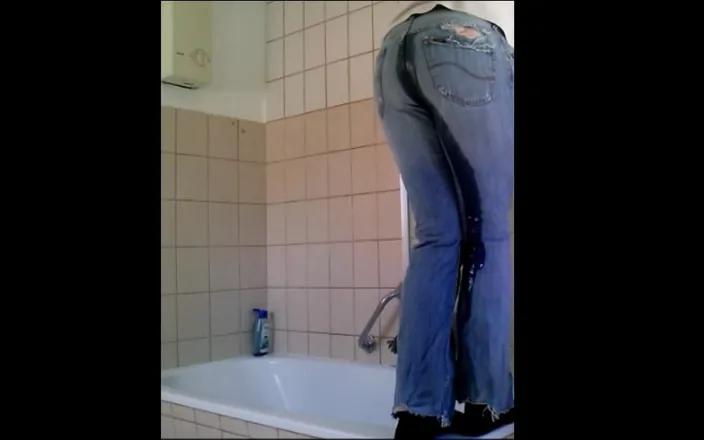 VivaciousFlirt165: Yasmin Squirt Durch Jeans! Mess Explosion