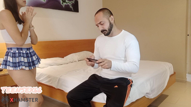 Teen sex 66: Moje nevlastní dcera mi dává její kalhotky a já jí...