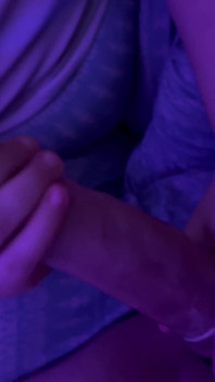 Handjob dengan Kondom pada waktu malam