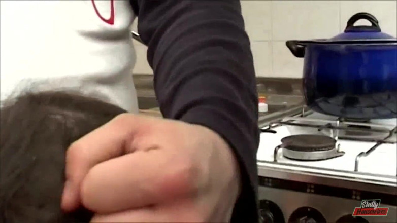 Vere Casalinghe Italia.: While she was washing dishes we got horny and from...