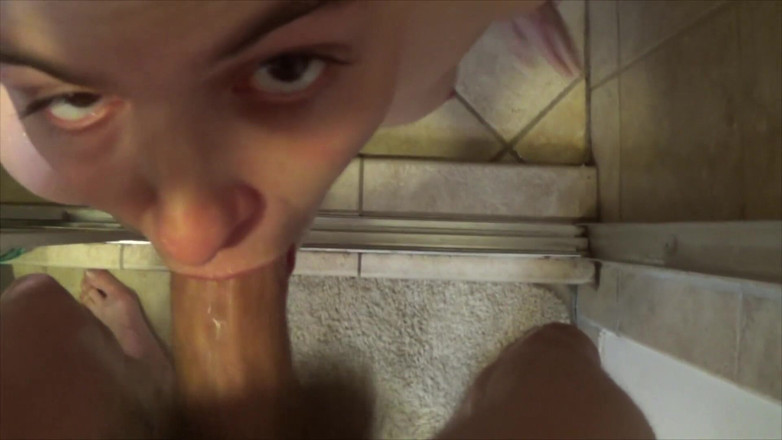 Tropical Lust: Kendra의 샤워 BJ
