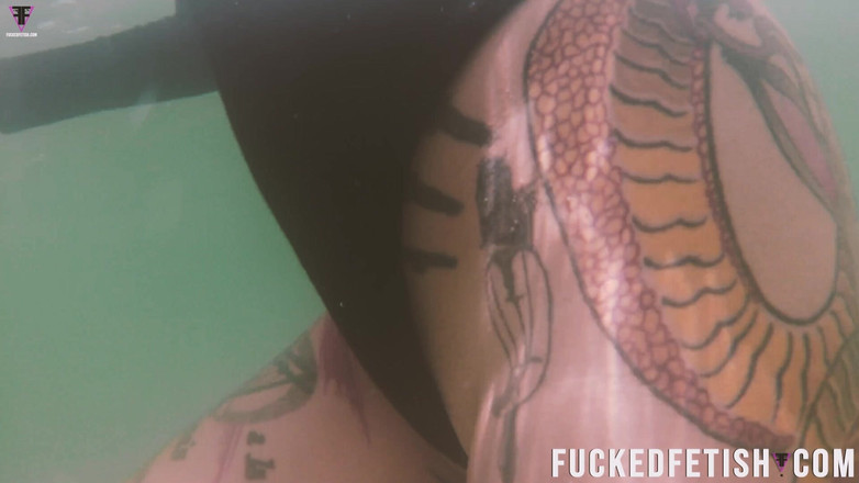 Fucked fetish: Açık denizin altında serbest dalış yüzgeçleri seksi latin tanrıça