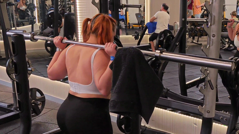 Latincurvyredhead: Un entraîneur personnel baise son élève en échange de son conseil mensuel -...