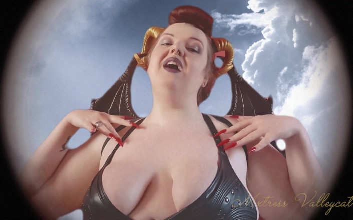 Mxtress Valleycat: Cosplay Day Drain