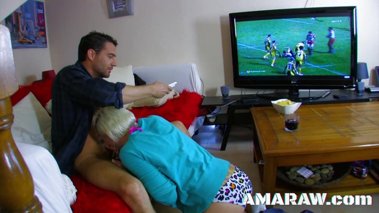 Amaraw: Milky Phill se fait sodomiser en levrette pour une meilleure...