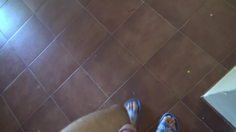 Stepmom Susan: Francouzská nudistická žena nechá nevlastního syna ejakulovat po celé kuchyni