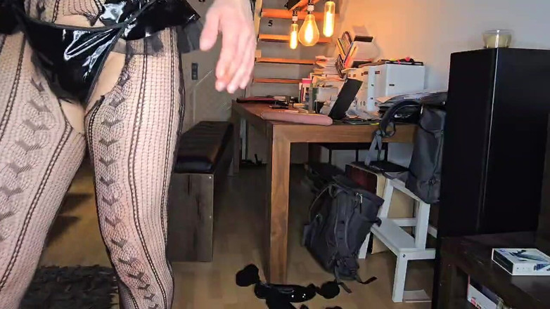 Daddy Femboy: Femboy nach dem college, sex-party und macht sich fertig