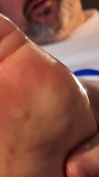 I miei piedi vengono massaggiati dopo la partita