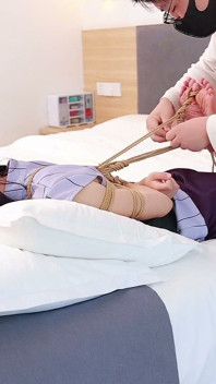 บันทึกการรัดเชือก, การรัดเท้าเปล่าสุดขีด